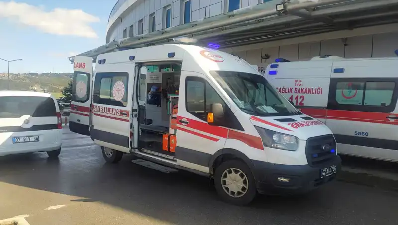 Düğün Günü Hastane Macerası: Gelin ve Damat Acil Servis Yolunda!