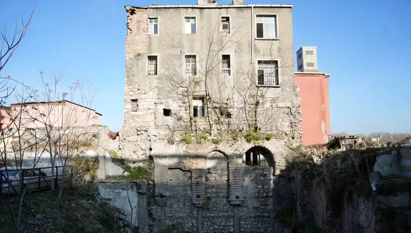 1600 Yıllık Tarihe Tanıklık Eden İstanbul’un Gizemli Binası