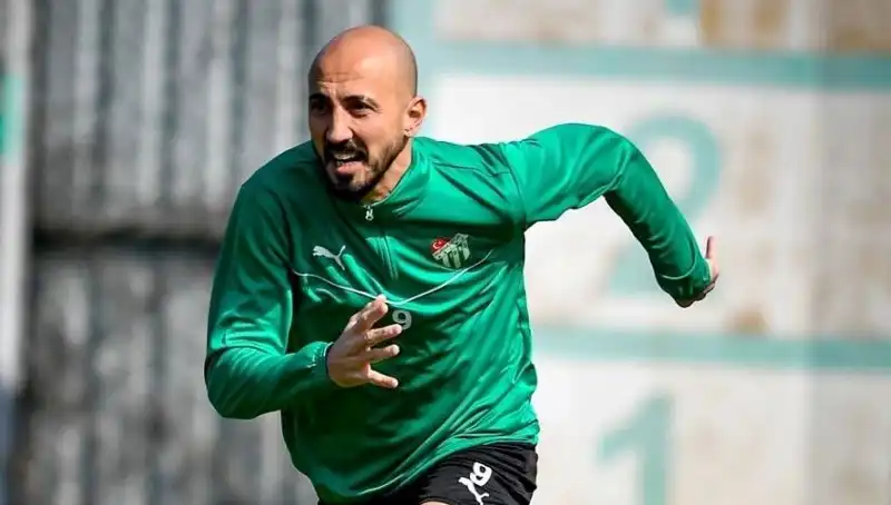 Milli Futbolcu İçin 2. Lig İhtimali: Yeni Bir Başlangıç mı?