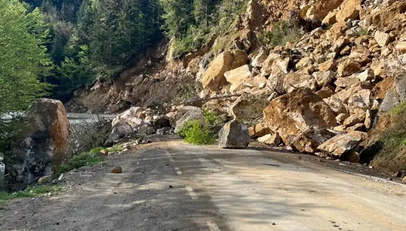 Giresun'da Heyelan Olasılığı: Yol Ulaşımı Tamamen Kapandı