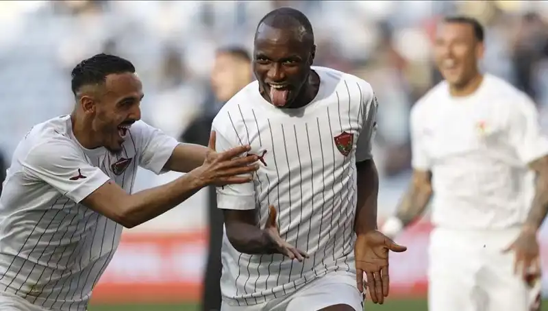 Süper Lig'de 36. Hafta Heyecanı: Takımlar Zirveye Koşuyor