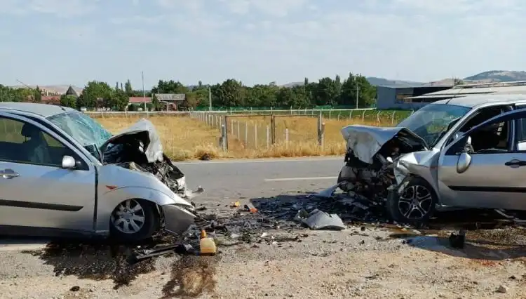 Balıkesir'de Kafa Kafaya Kaza: Hayatını Kaybeden ve Yaralılara Dair Tüm Detaylar