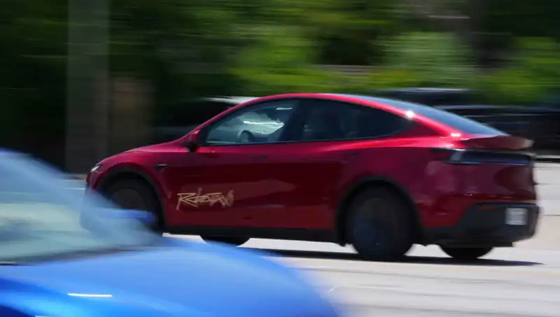 Musk’ın Robotaxi Projesi: Hız Sınırını Aşarak Fiyasko Yaşadı!