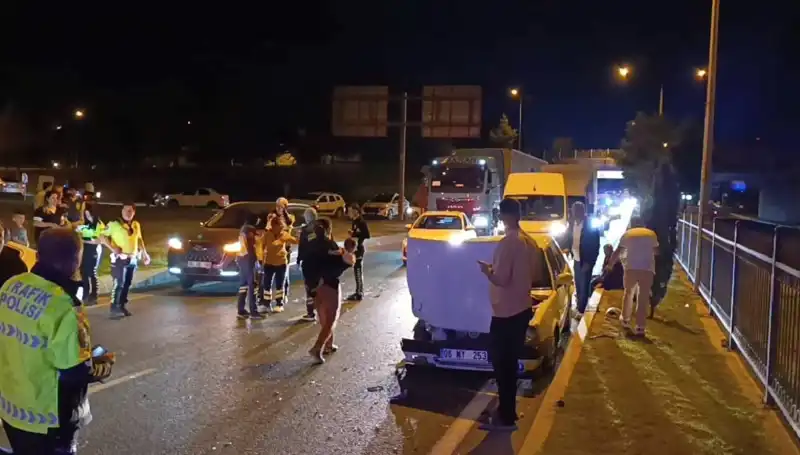 Otoyolda Geri Dönüş Kazası: İki Çocuk Hayatını Kaybetti, Dört Yaralı!