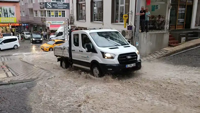 10 Dakikalık Sağanak, Şehri Su Altında Bıraktı: Altyapı Problemleri
