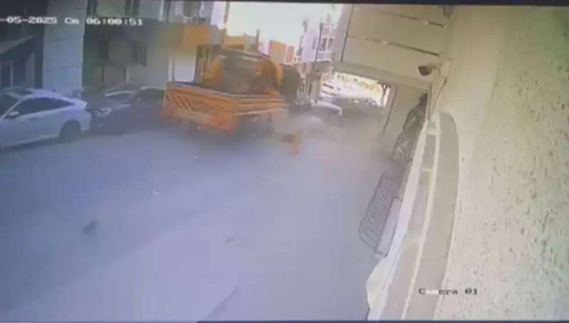 Kontrolden Çıkan Vinç Çarpması: 23 Araç Hasar Gördü!