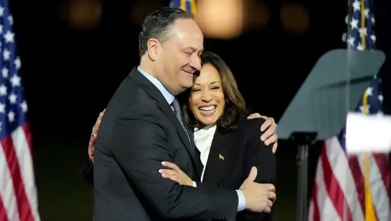 Trump'tan Şaşırtan Hamle: Kamala Harris'in Eşini Görevden Aldı!