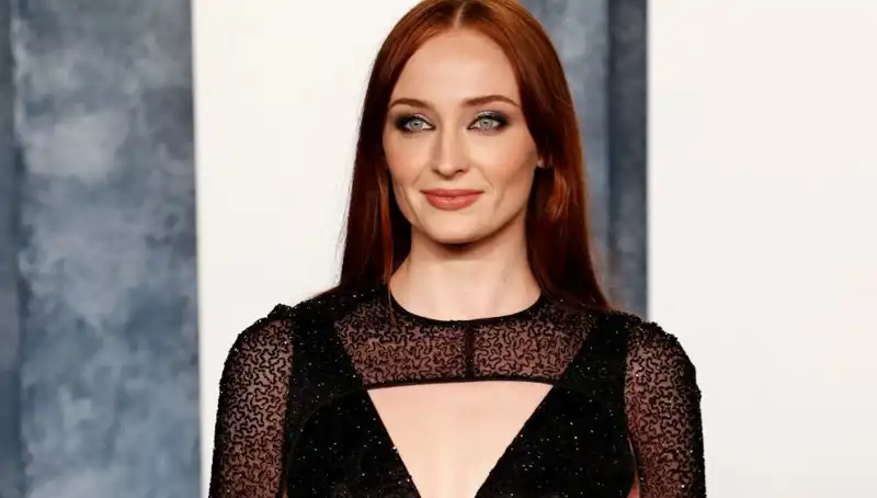 Game of Thrones Yıldızı Sophie Turner'ı Şok Eden Çirkin Yorumlar