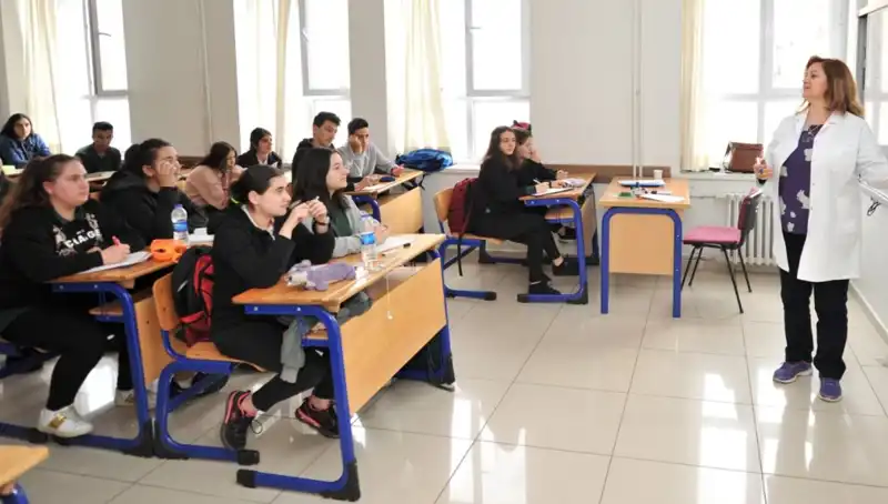 MEB 2025 Lise Kayıt Tarihleri ve LGS Süreci Hakkında Bilmeniz Gerekenler