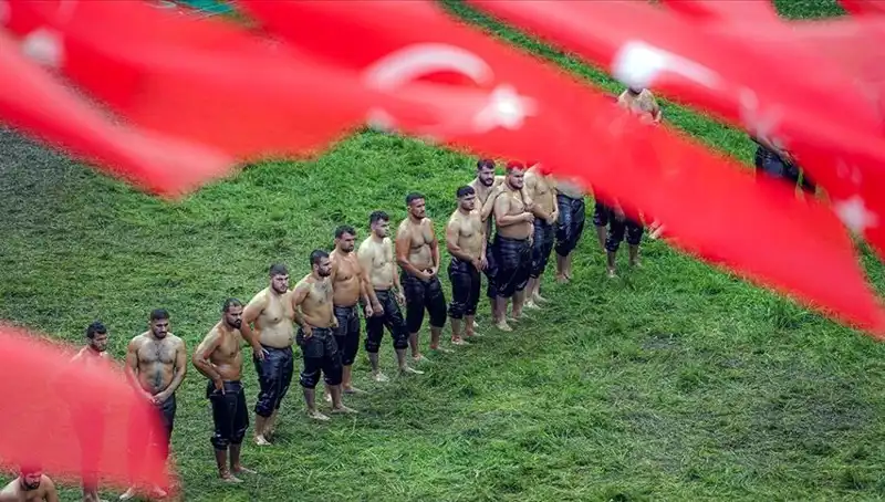 664. Tarihi Kırkpınar Yağlı Güreşleri: Gelenekler ve Gureşçilerin Mücadelesi