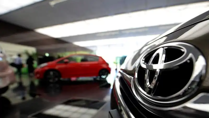 Toyota’nın Merakla Beklenen Gizemli SUV’sinin Lansmanı Ertelendi: Nedenleri ve Etkileri