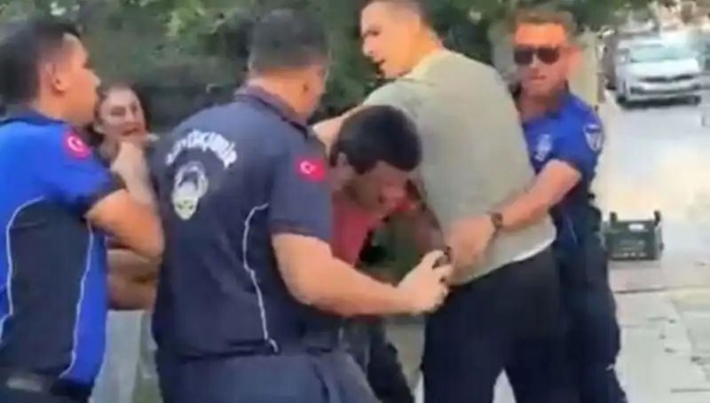 Seyyar Satıcının Sokakta Zabıta Tarafından Dayak Yediği Olay İfşa Oldu