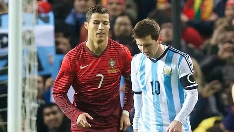 Ronaldo, Messi’yi Geride Bıraktı: Futbolun İki Efsanesi Arasındaki Rekabet Kızışıyor