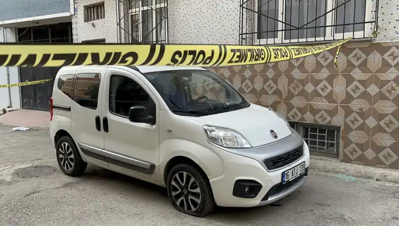 Bursa'da Silahlı Saldırı: Güvenlik Kameraları Olay Anını Kaydetti