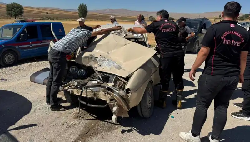 Kahramanmaraş'ta Korkunç Kaza: Kamyonet ile Otomobil Çarpıştı