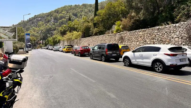 Fethiye-Ölüdeniz Yolunda Sıcak Yaz Günleri: Üç Kilometrelik Tatil Kuyruğu