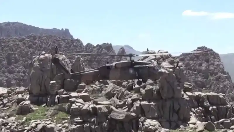 PKK'nın Silah Bırakma Süreci: Yeni Bir Düzenin Kapıları Aralanıyor