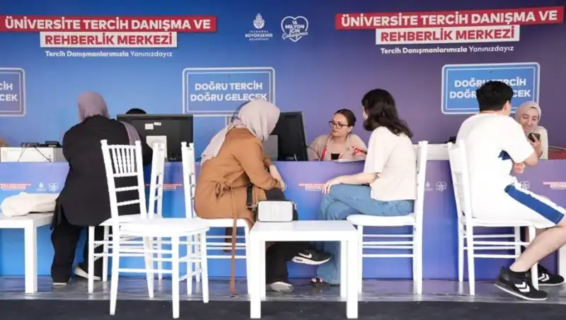 İstanbul'da Yeni "İBB Tercih Danışma ve Rehberlik Merkezi" Açıldı!