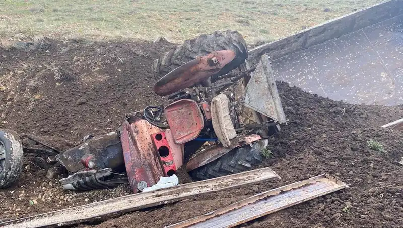 Kayseri’de Kontrolden Çıkan Traktör Şarampole Yuvarlandı: Kaza Anı Kameralarda