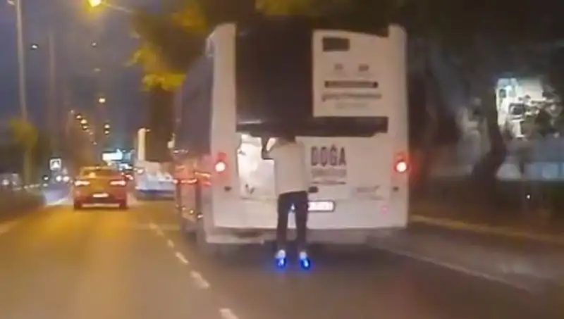 Patenle Trafikte Gezinmek: Tehlikeli Yolculukların Faydaları ve Riskleri