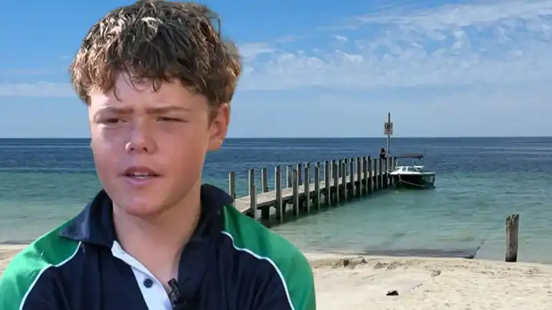 13 Yaşındaki Çocuk Açık Denizde Hayatta Kalma Mücadelesi Verdi