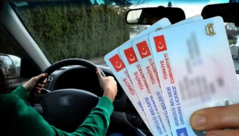 Ehliyetinizi Yenilemeyi Unutmayın! İşte 5 Adımda Kolay Yol Tarifi