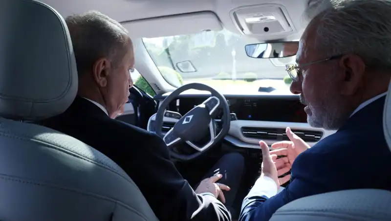 Cumhurbaşkanı Erdoğan, Togg'un Yeni Modeliyle Türkiye'nin Yerli Otomobil Vizyonunu Sergiledi