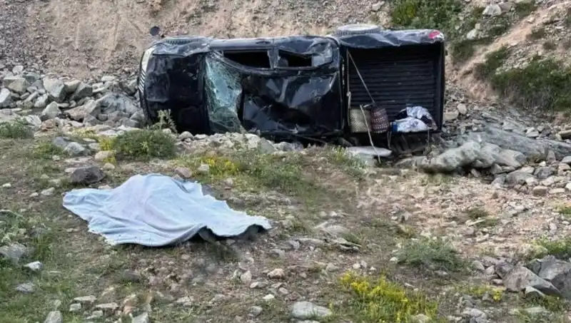 Gümüşhane'de Korkunç Kaza: Bir Hayat Gitti, Beş Kişi Yaralı
