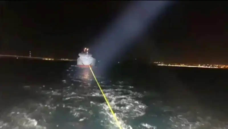 Çanakkale Boğazı’nda Gemi Arızası: Denizde Kaosa Neden Oldu