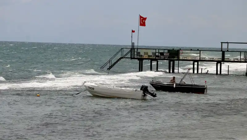 Poyraz Rüzgarı Neden Denize Girmeyi Tehlikeli Hale Getirdi?