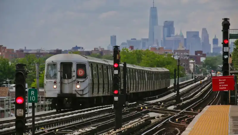 Metro Sörfü Tehlikesi: 15 Yaşında Genç Hayatını Kaybetti