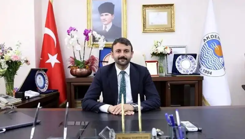 Eski Akdeniz Belediye Başkanı Sarıyıldız'dan Şaşırtan Tahliye Kararı!