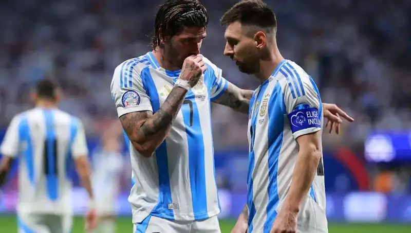 Rodrigo de Paul, Messi ile Buluştu: Futbolun Yıldızları Yeniden Bir Arada