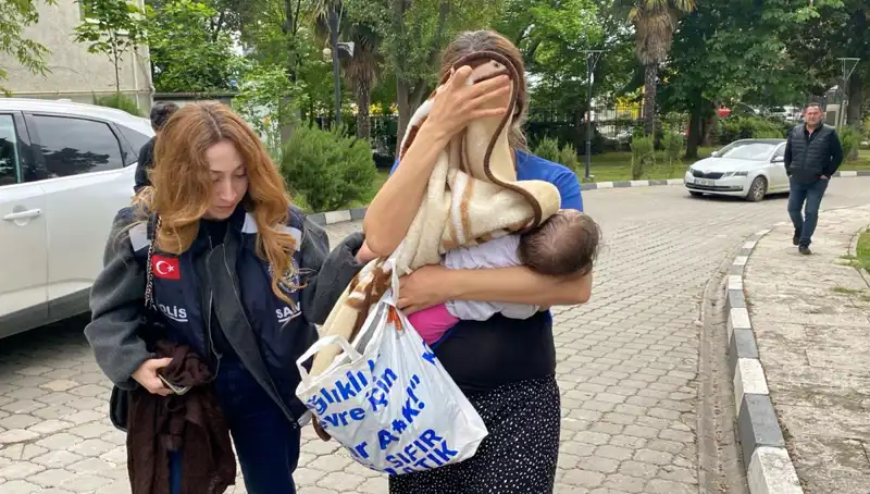 Evlerden Hırsızlık Yapan Kadın, Polisi Kandırmaya Çalıştı Ama Yakalandı!