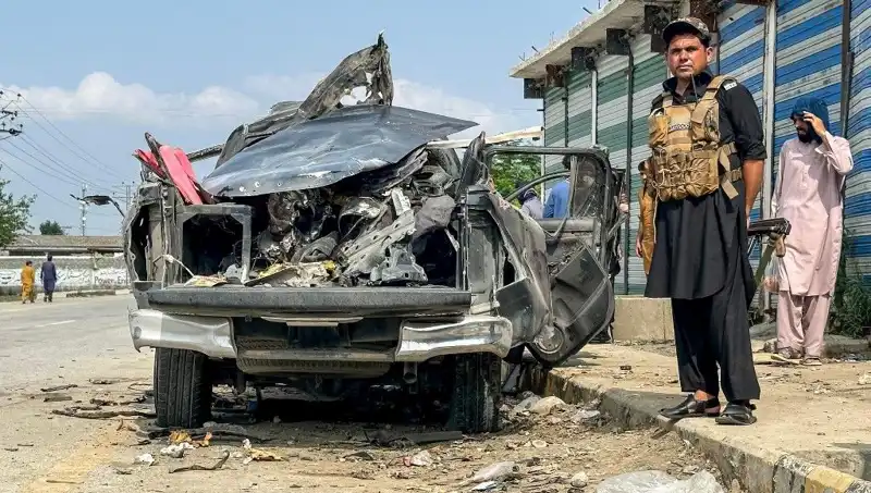 Pakistan’da Şok Patlama: Hükümet Yetkilileri ve Polis Memuru Can Verdi