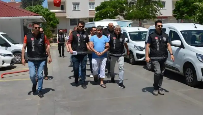 Lüleburgaz'da Fuhuş Operasyonunda 10 Şüpheli Gözaltına Alındı