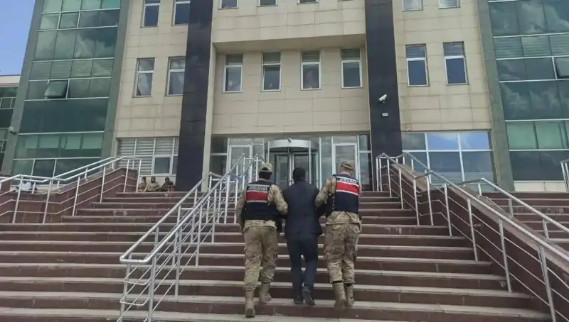 Hapis Ceza Açıklamasıyla Aranan Şahıs, Gizlendiği Yerlerde Yakalandı!