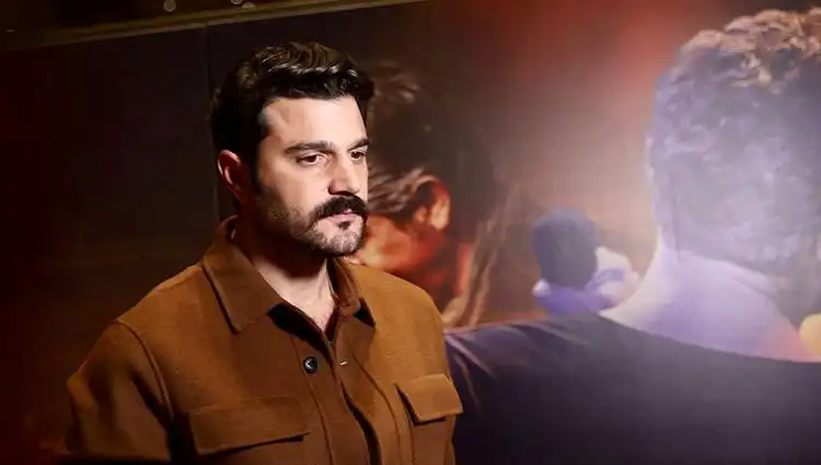 Murat Göğebakan'ın "Kalbim Yaralı" Dizisinde Oynayan Yıldız İsimler Kimler?