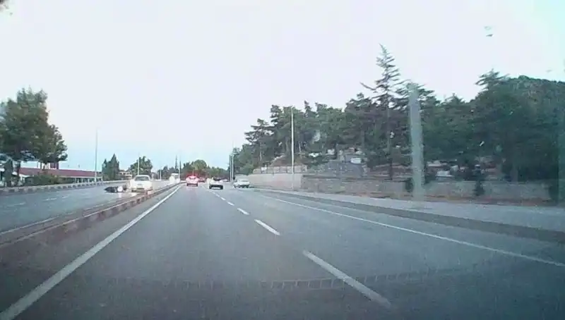 Otomobil ve Motosiklet Çarpıştı: Kaza Anının Şok Edici Detayları Ortaya Çıktı