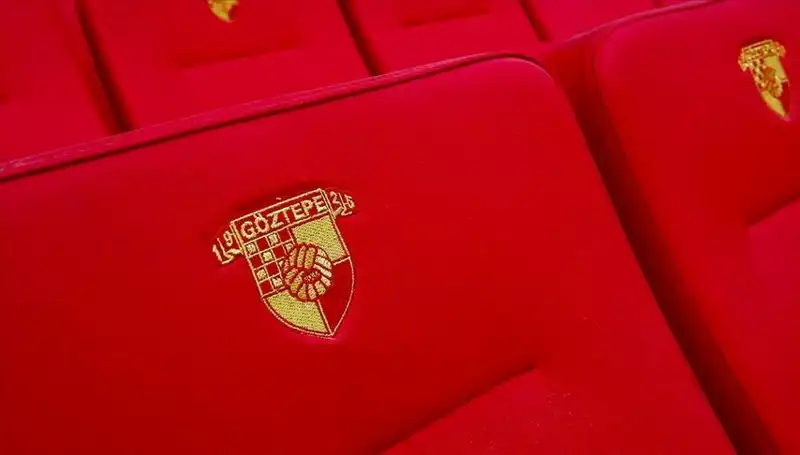 Göztepe, Futbol Sahalarına Yeni Bir Yüz: Junior Olaitan ile Anlaştı!
