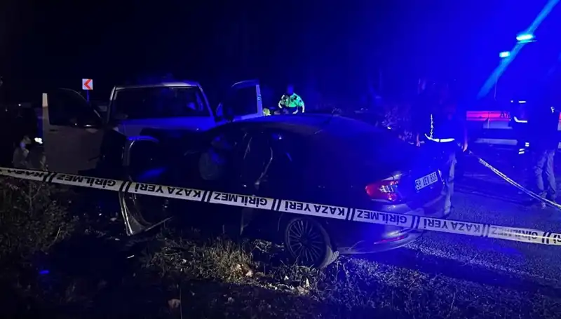 Minibüs Ters Şeritte Alev Alev Dehşet Saçtı: 1 Ölü, 8 Yaralı