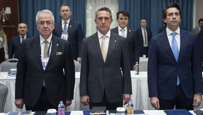 Fenerbahçe’nin İmza Sayısı Dikkat Çekiyor: Rekor Kırıldı mı?