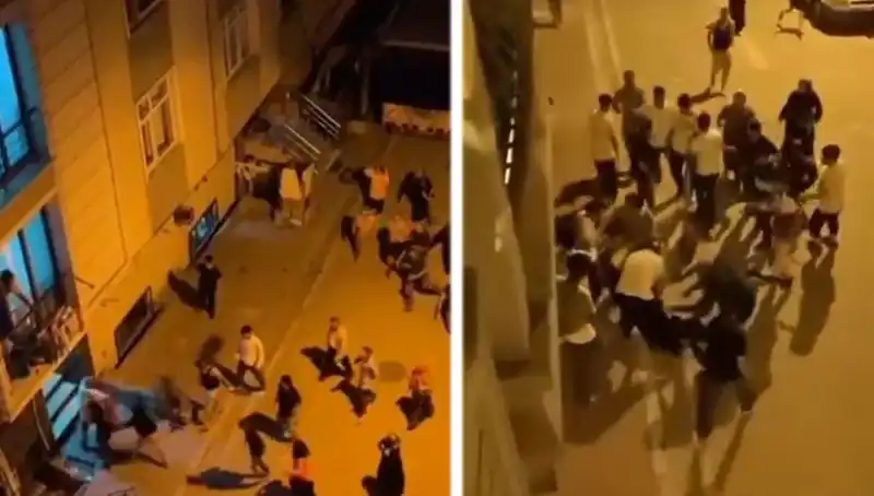 Esenyurt'ta Laf Atma Kavgası: Güvenlik Kameraları Olayı Kayda Geçirdi