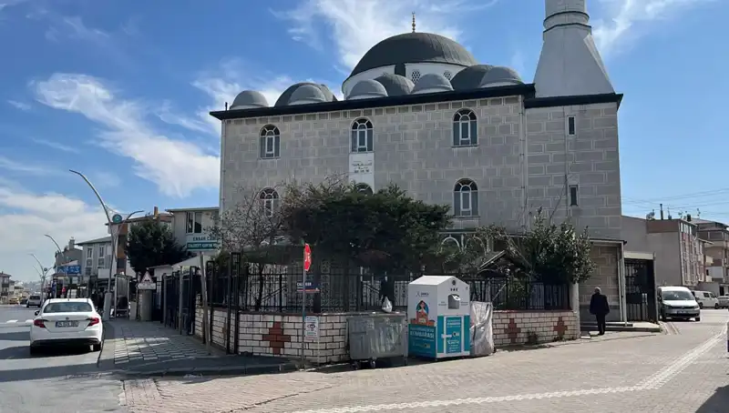 Cami Tuvaletinde Bulunan Ceset, Camii Cemaati Arasında Şok Dalgası Yaratıyor