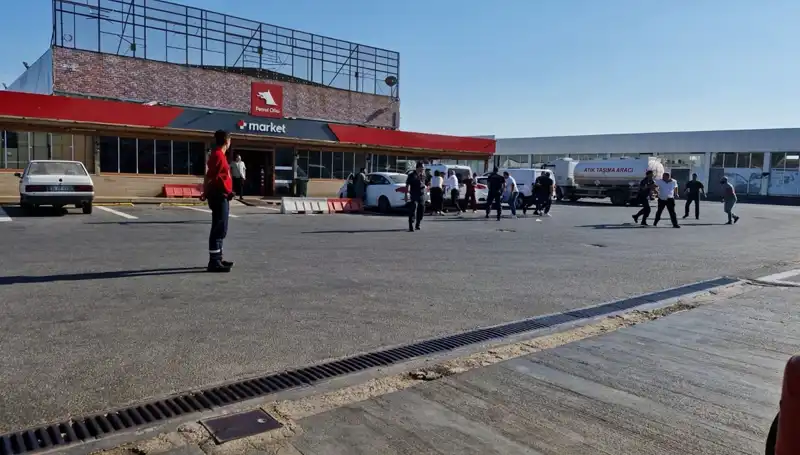Omuz Atma Kavgası: İki Aile Akaryakıt İstasyonunda Karşı Karşıya Geldi