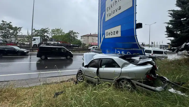 Trafik Levzasına Çarpan Araçta Şok Olay: Bir Yaralı