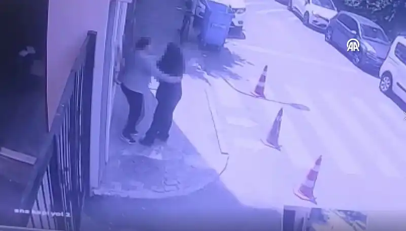 İstanbul'da Lise Tuvaletinde Dehşet: Öğrenciler Korku İçinde Kaldı